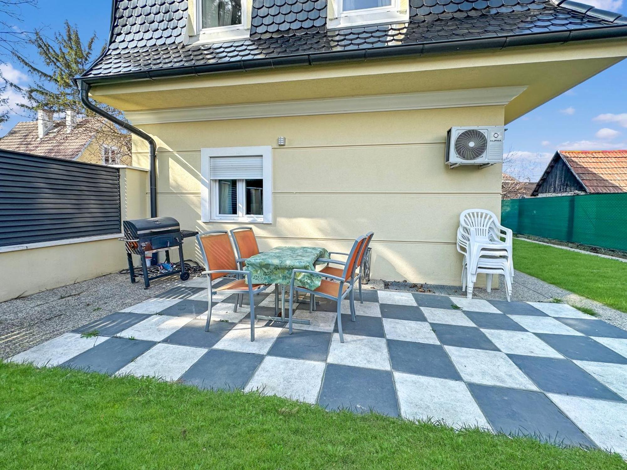 Luxurious In A Quiet Area In Vilă Viena